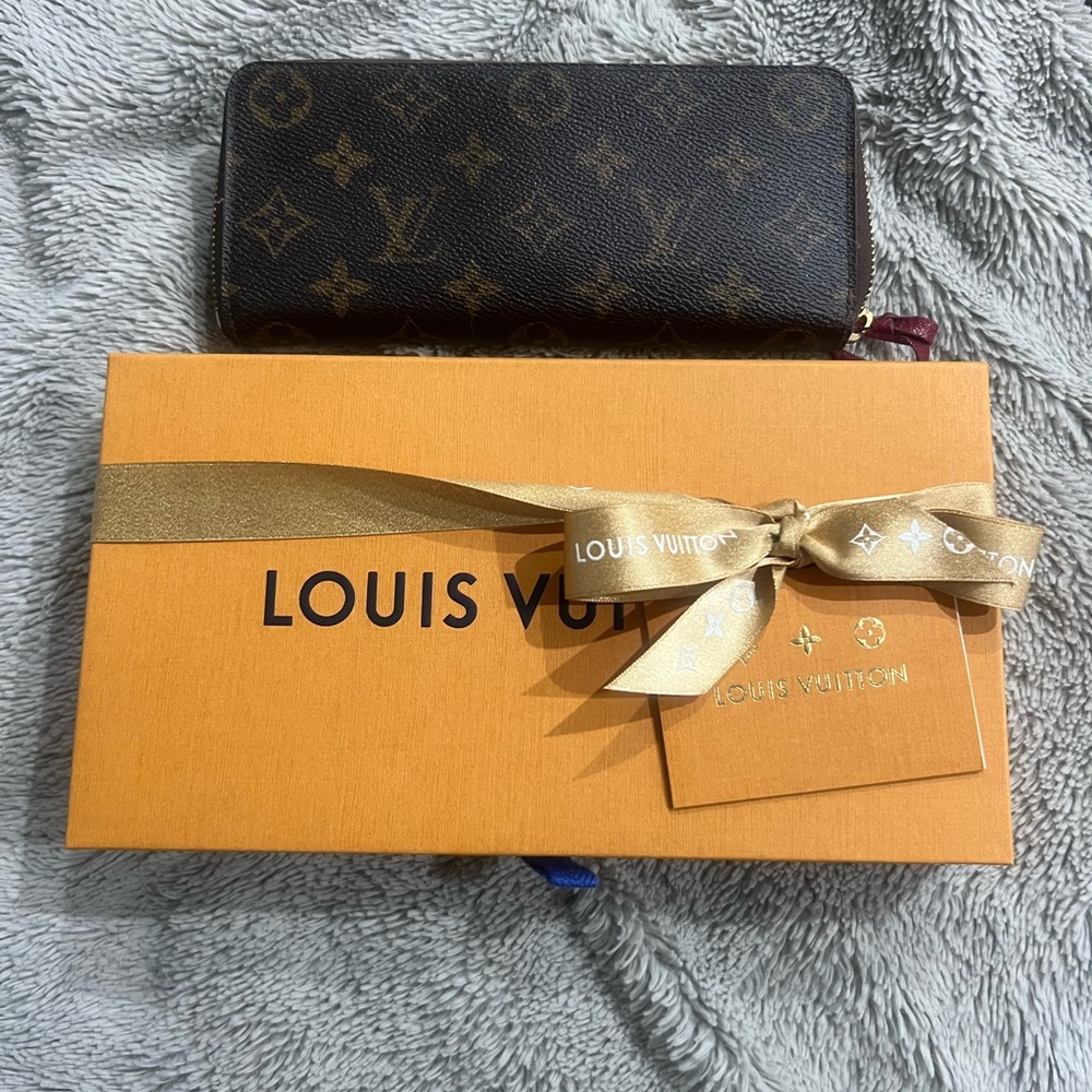 Authentic LV wallet. Beautiful! 720-305-2621